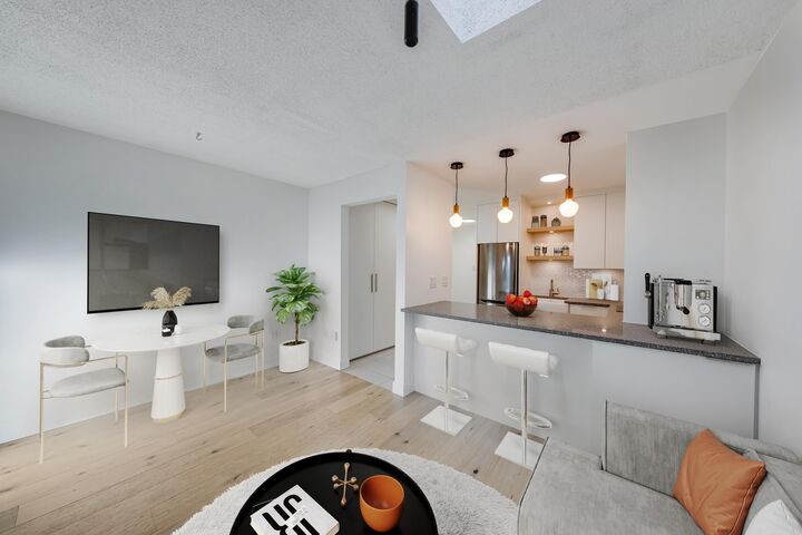 Property Photo: 1545 E 2nd Avenue 303 BC V5N 1C8