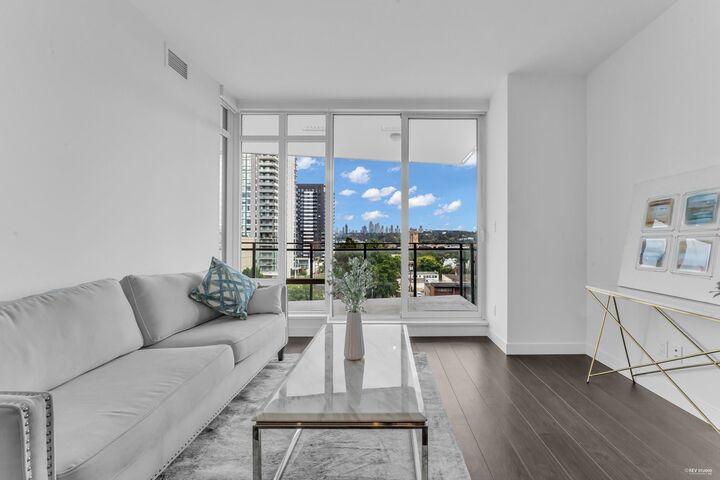 Property Photo: 2085 Skyline Court 507 BC V5C 0M6