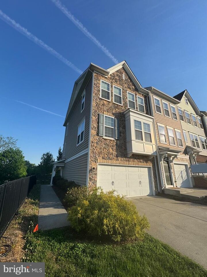 Property Photo:  45029 Graduate Terrace  VA 20147 