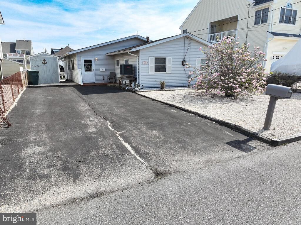 Property Photo:  28 W Hudson Drive  NJ 08087 