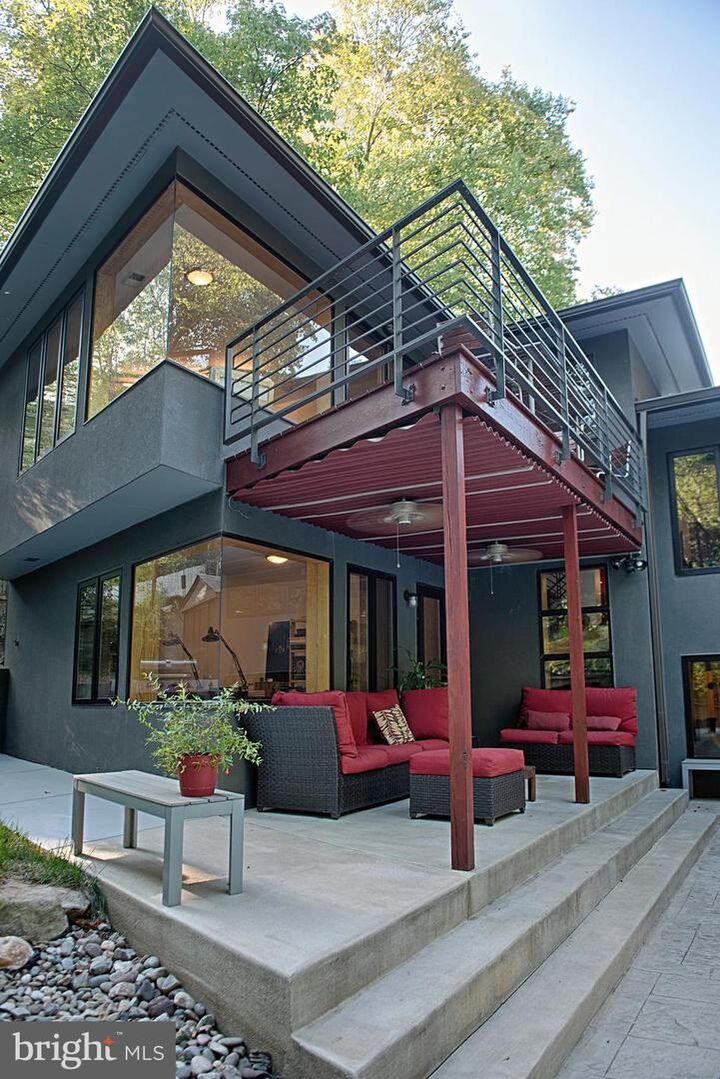 Property Photo:  4301 37th Road N  VA 22207 