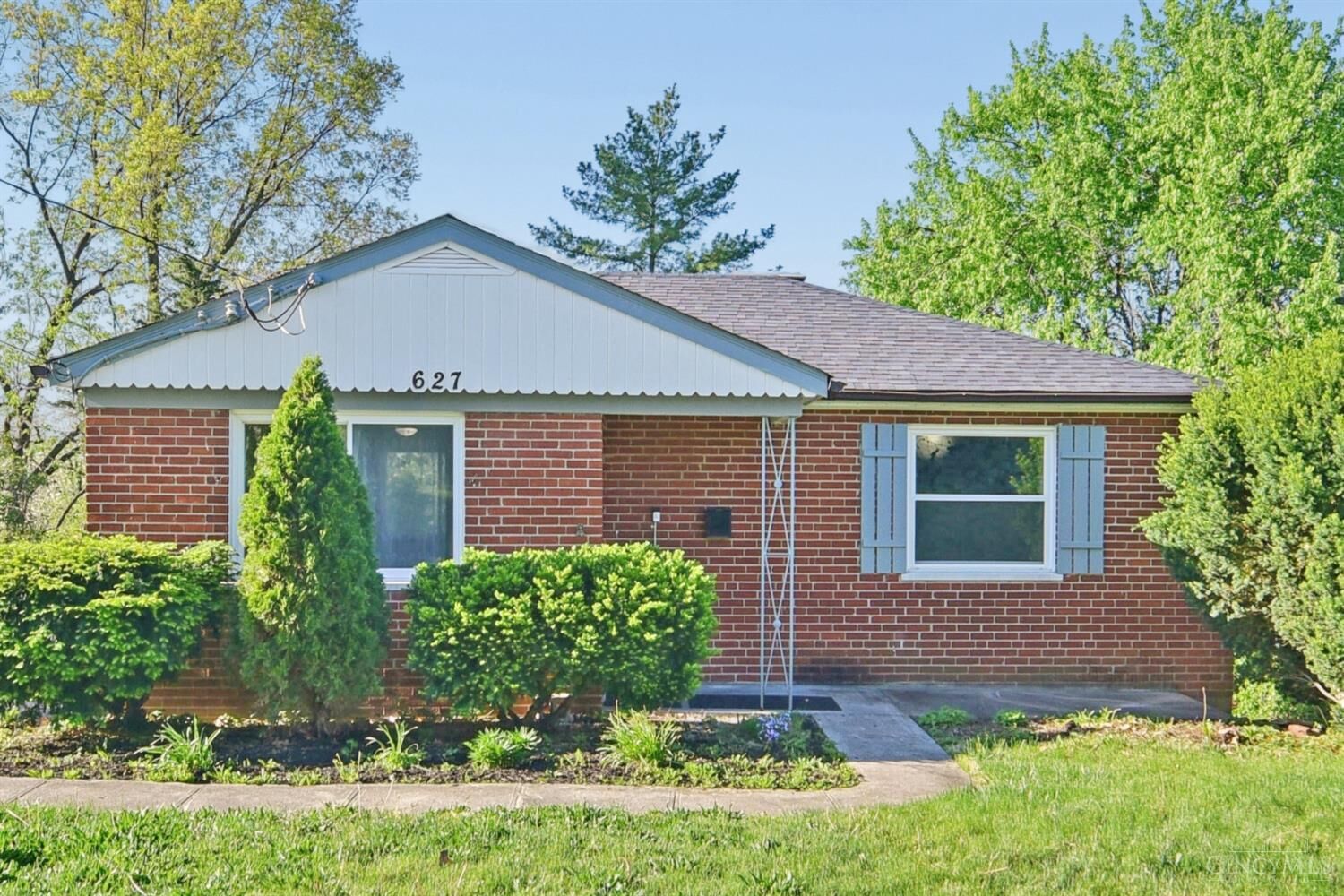 Property Photo:  627 Roebling Road  OH 45238 