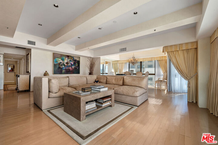 Property Photo:  10790 Wilshire Blvd  CA 90024 