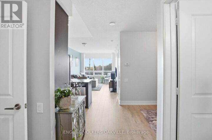 Property Photo: 7608 Yonge Street 528 ON L4J 0J5
