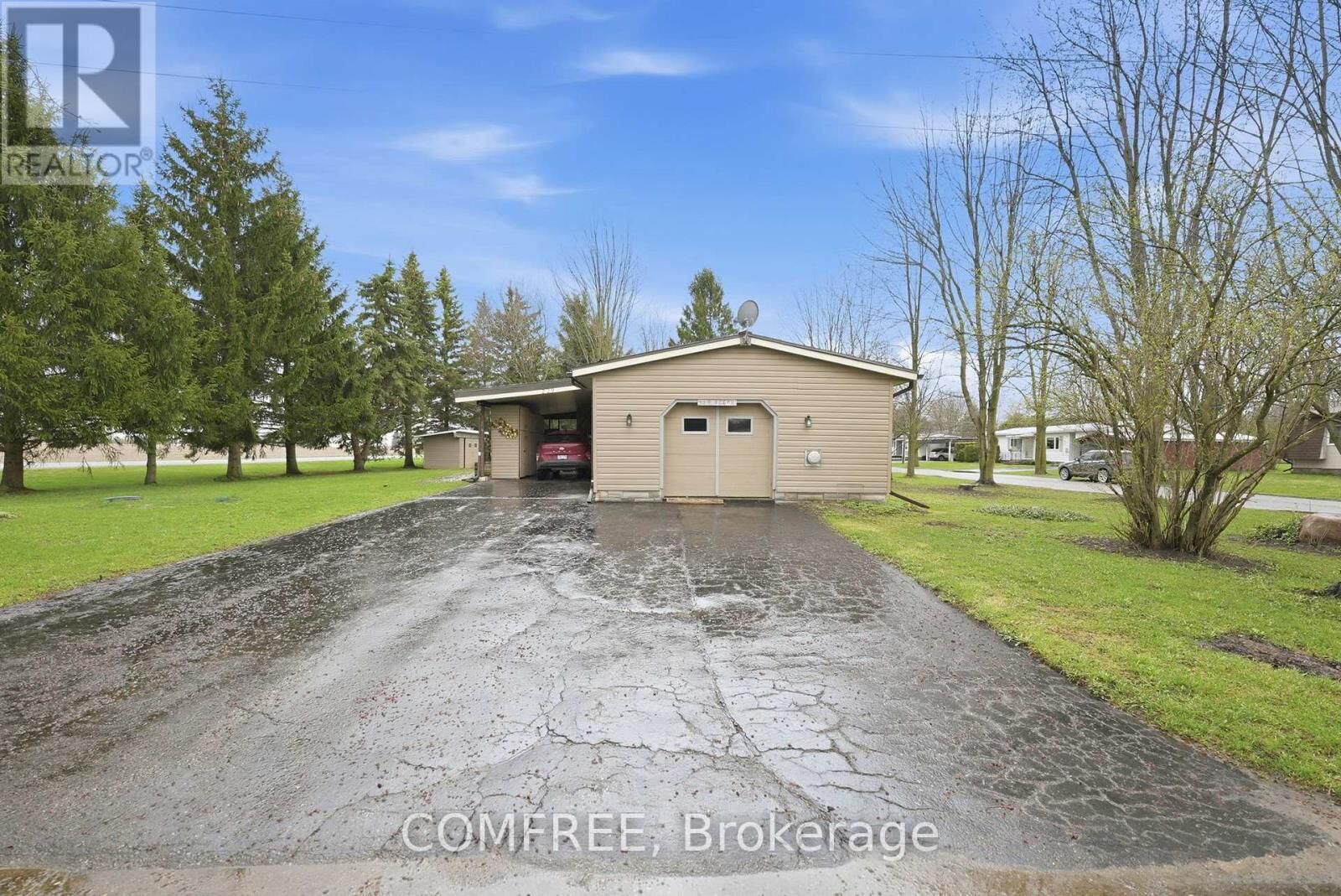 Property Photo:  229 Beech Street  ON N5A 6S6 