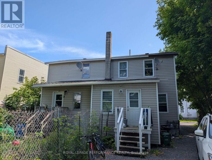 Property Photo: 307-309 Prince Arthure Street ON K6H 4P1