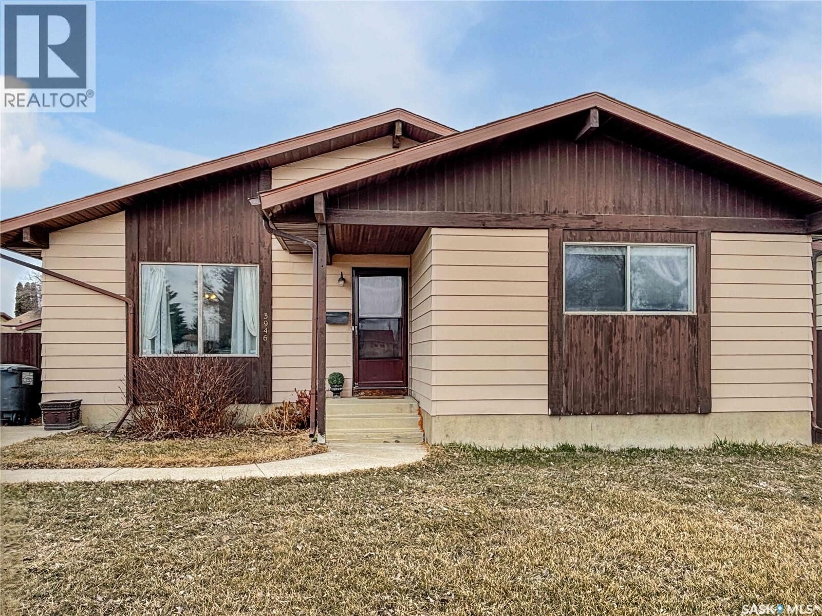 Property Photo:  3946 Diefenbaker Drive  SK S7L 6C6 