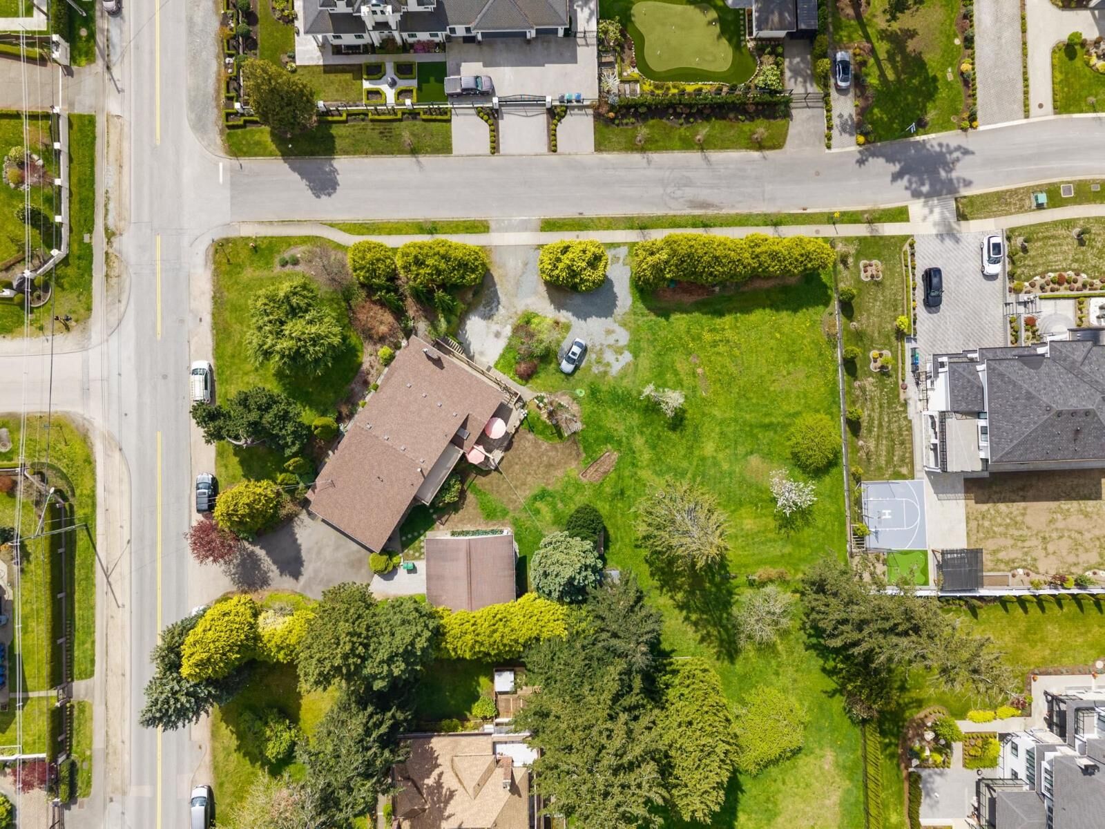 Photo de la propriété:  5715 132 Street  BC V3X 1N6 