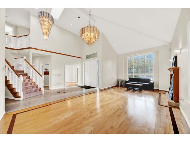 Photo de la propriété:  6748 Chateau Court  BC V4E 3M7 