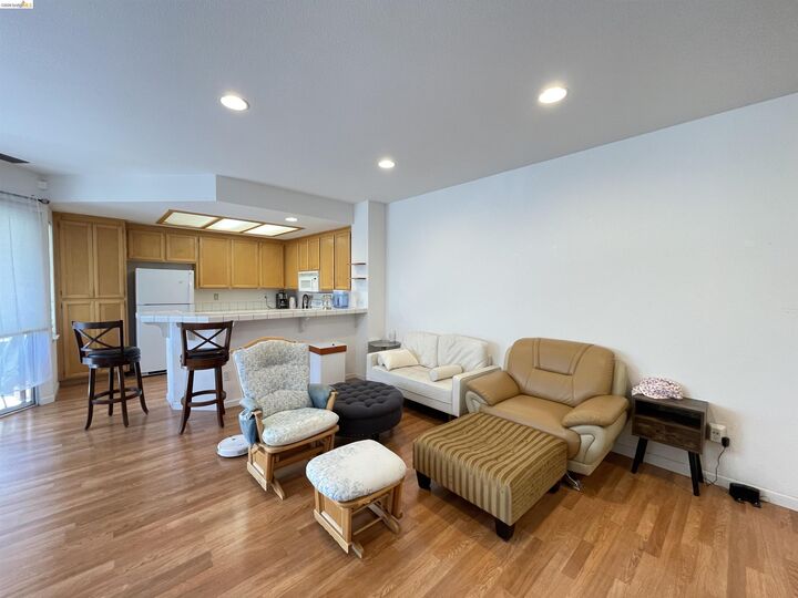 Property Photo:  2507 Baywood Way  CA 94804 