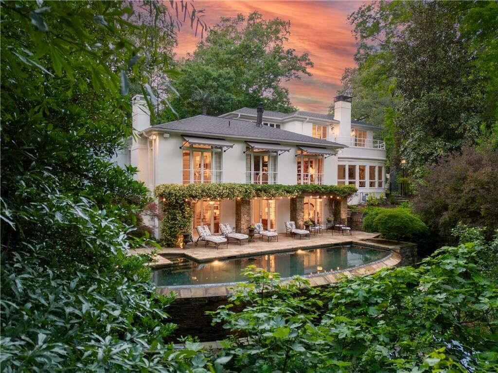 Property Photo:  1020 W Wesley Road  GA 30327 