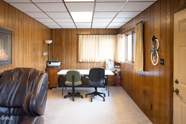 Property Photo:  616 2nd Avenue SE  ND 58401 