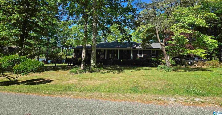 Property Photo:  10 Seddon Point  AL 35128 