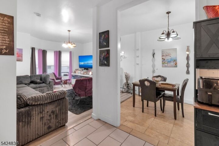 Property Photo:  25 Oak St 3  NJ 07501 