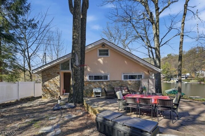 Property Photo:  6 Oneida Ave  NJ 07843 