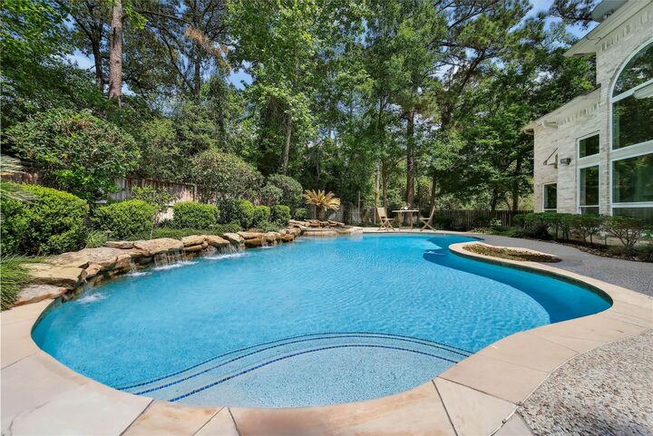 Property Photo:  19 Millwright Place  TX 77382 