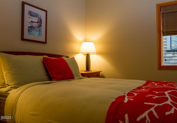 Property Photo: 33000 Cape Kiwanda Dr Unit 4, Wk 25 OR 97135