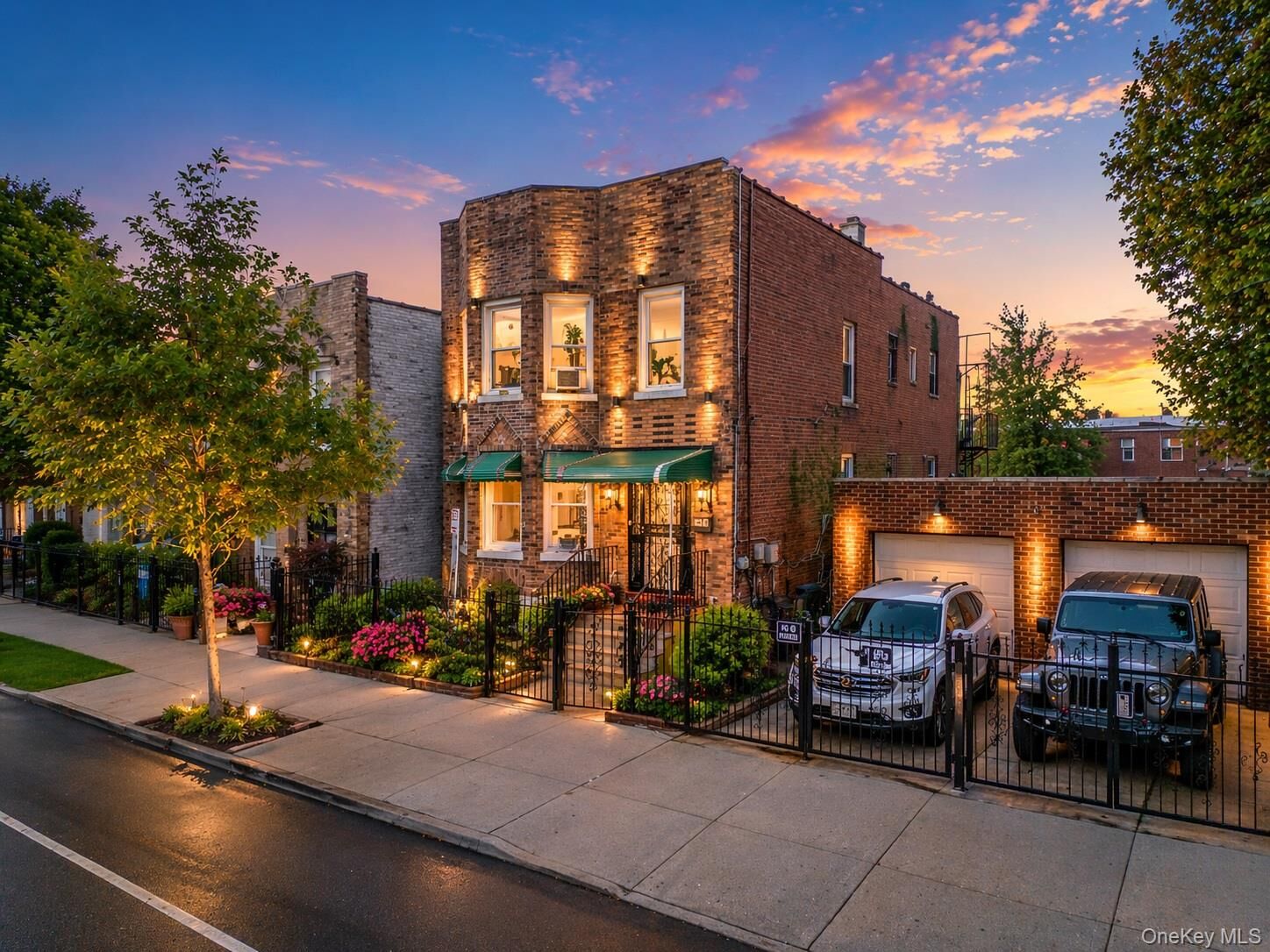 Property Photo:  918 E 216th Street  NY 10469 