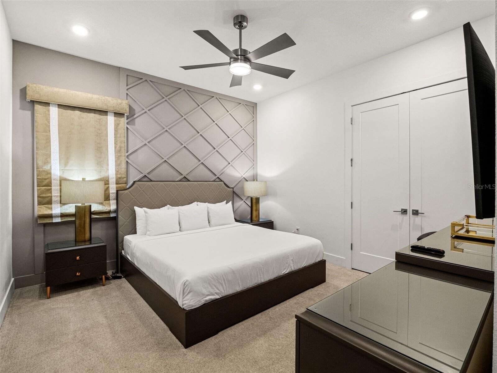 Property Photo:  2021 Oak Creek Loop  FL 33837 