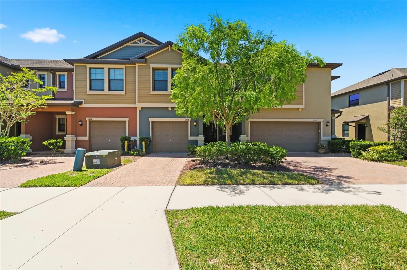 Property Photo: 16948 Storyline Dr FL 34638