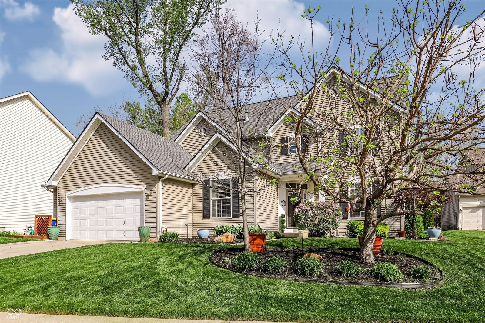 Property Photo: 10328 Ridge Line Court IN 46236