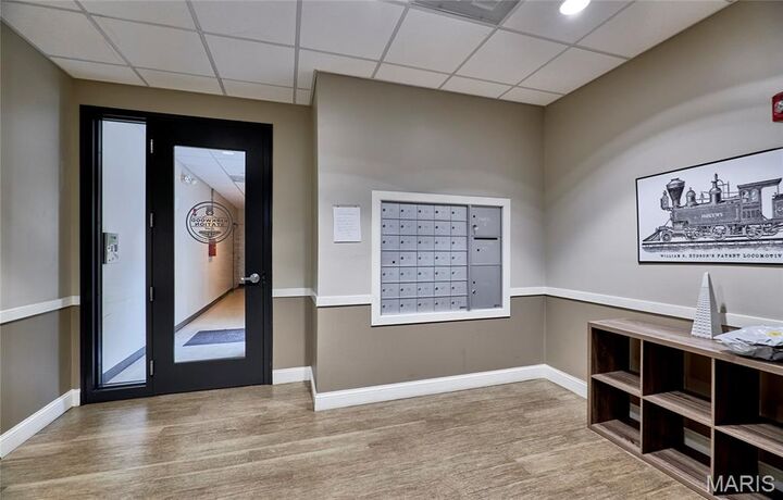 Property Photo:  200 S Kirkwood Road  MO 63122 