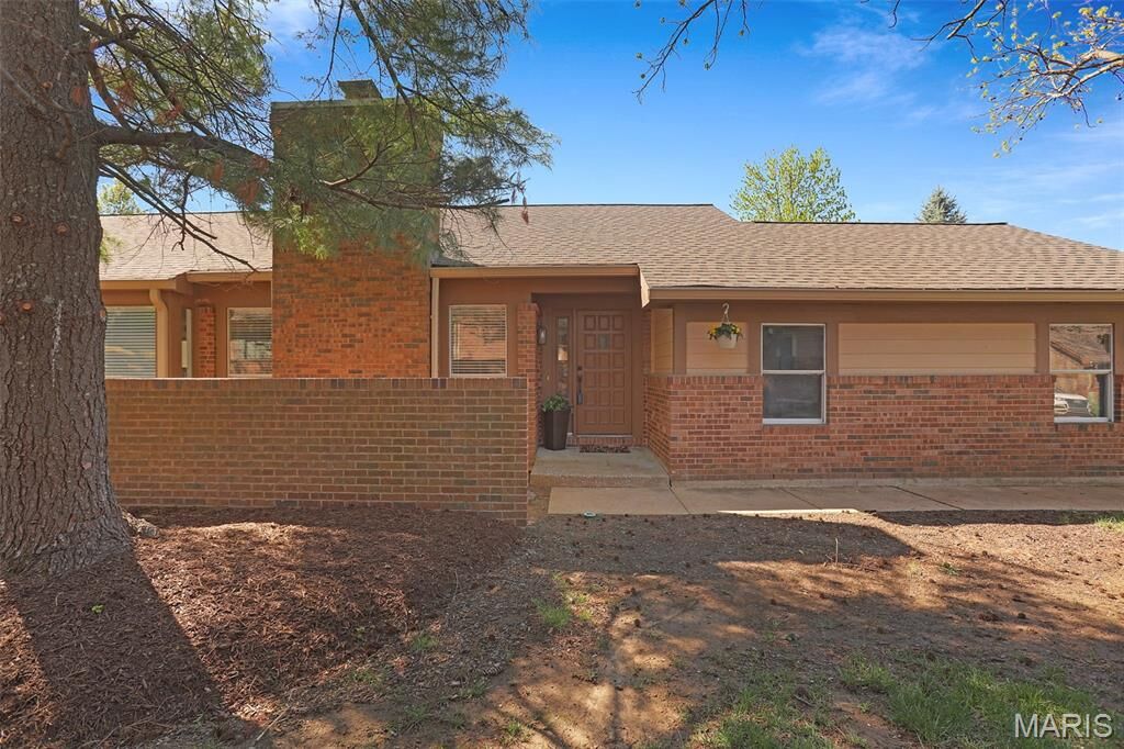 Property Photo:  1038 King Henry Court  MO 63146 