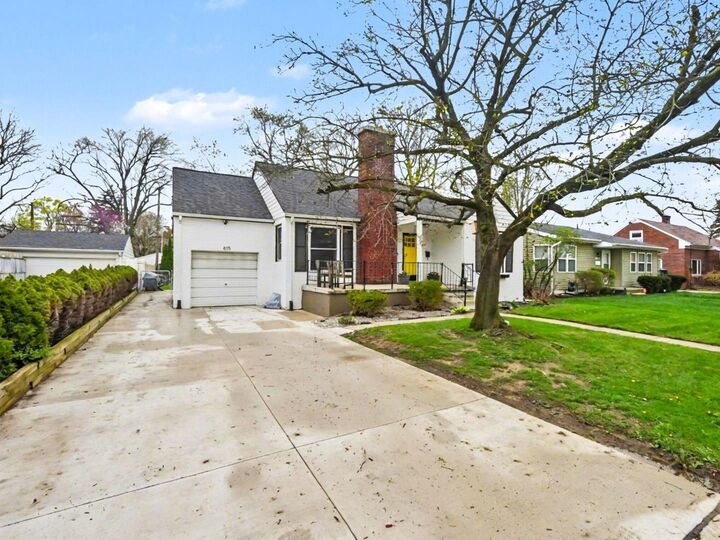 Property Photo:  465 N Mansfield Street  MI 48197 