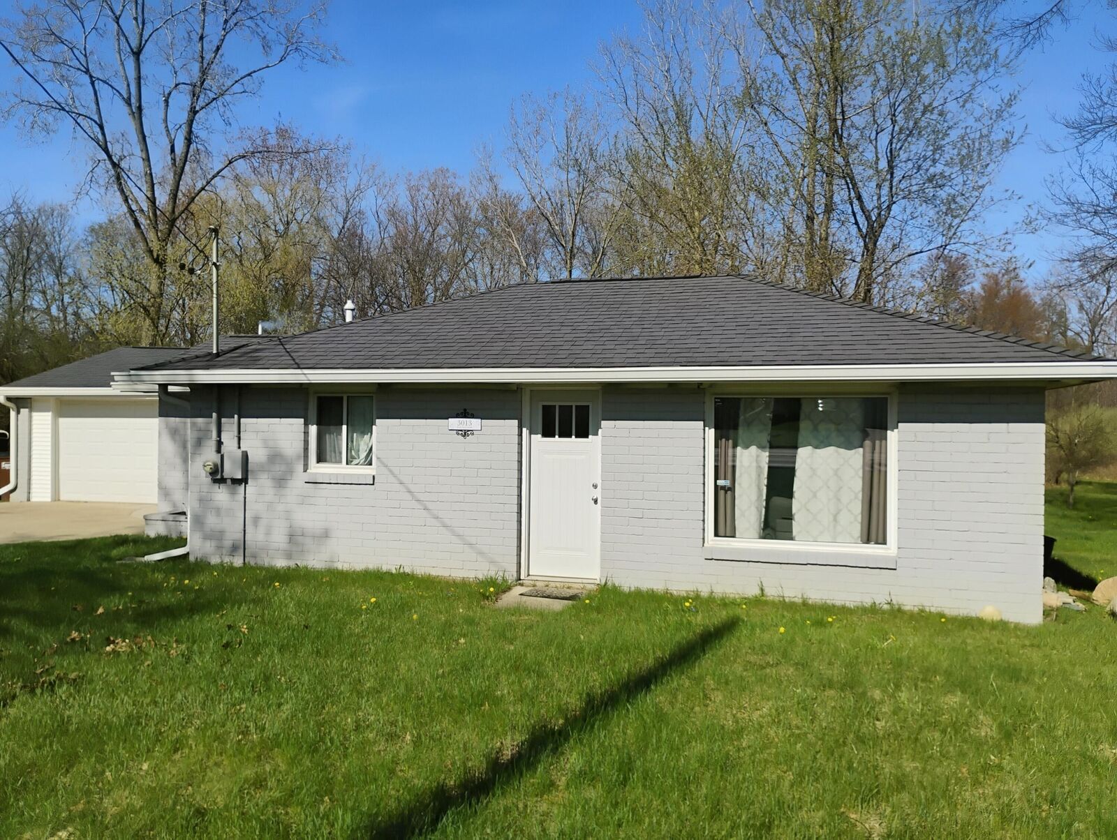 Property Photo:  3013 E South Street  MI 49201 