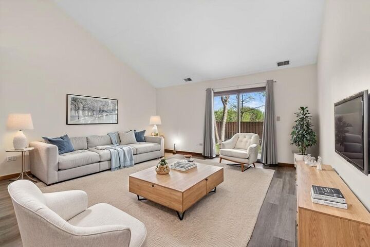 Property Photo:  3431 Lake Side Circle  IL 60431 