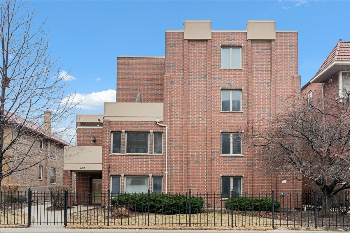 Property Photo:  407 S Oak Park Avenue H  IL 60302 