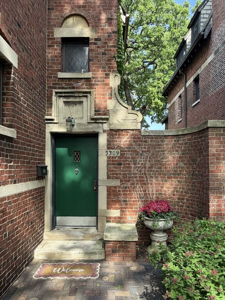 Property Photo: 5309 S Greenwood Avenue IL 60615