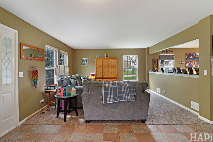 Property Photo:  1909 Hemlock Drive  IL 60050 