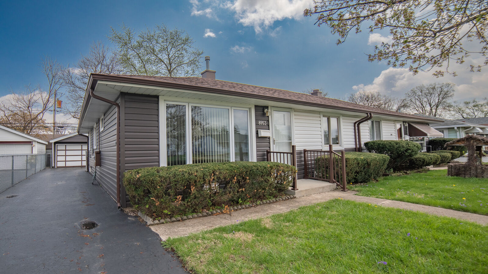 Property Photo:  8953 S Corcoran Road  IL 60456 