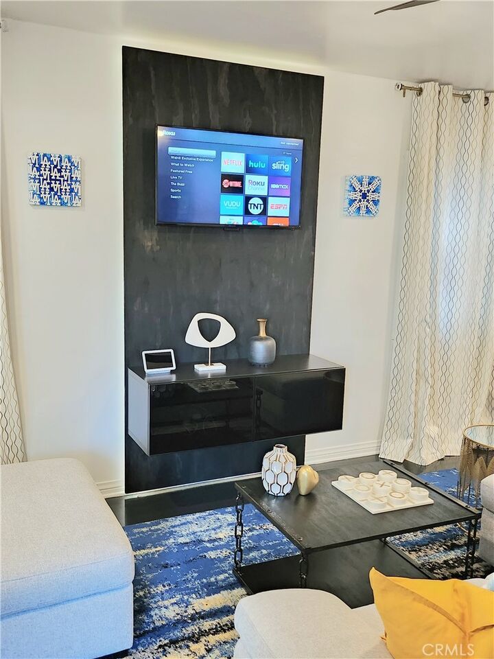 Property Photo:  2353 Beach Avenue  CA 90291 