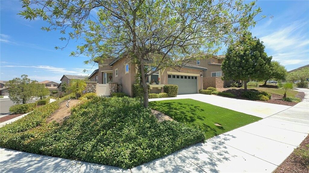 Property Photo:  38122 Summer Ridge  CA 92563 
