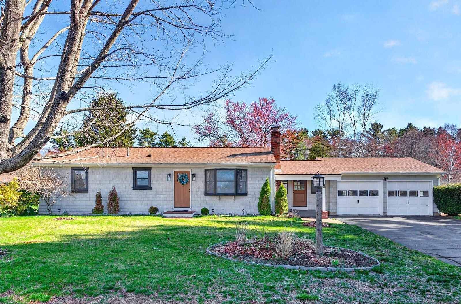 Property Photo:  7 Lawn Avenue  ME 04021 