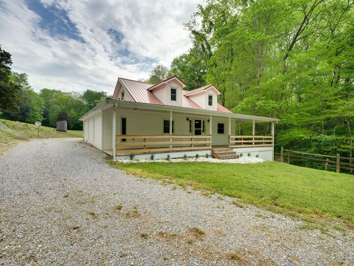 Property Photo:  105 Outlaw Ln  TN 37175 