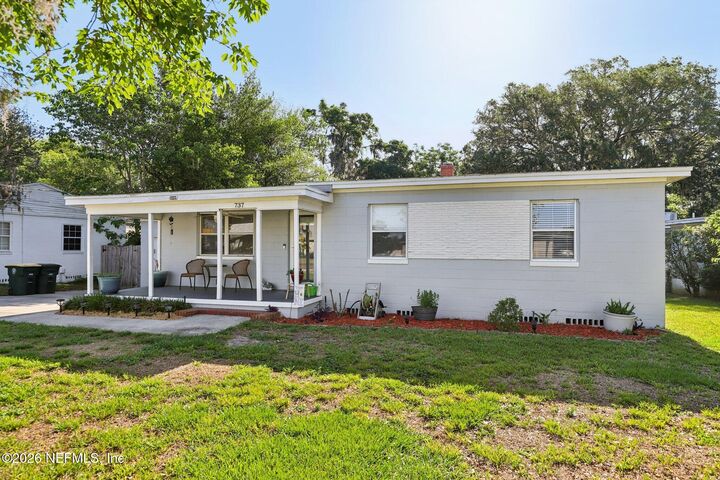 Property Photo:  737 Wren Road  FL 32216 