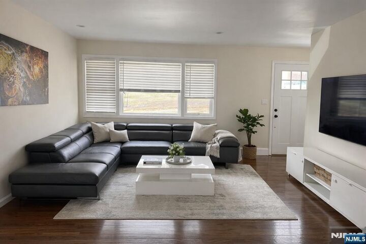 Property Photo:  330-332 Cumberland  NJ 07502 