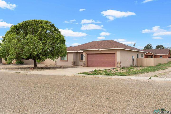 Property Photo:  105 N Ave R Avenue  NM 88130 
