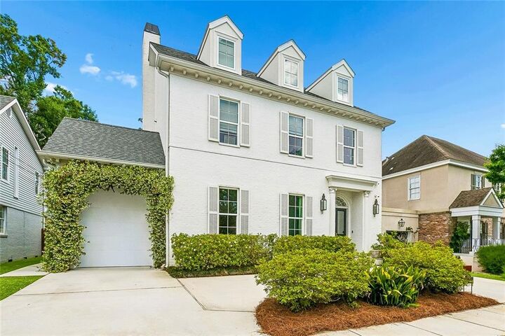 Property Photo:  203 E William David Parkway  LA 70005 