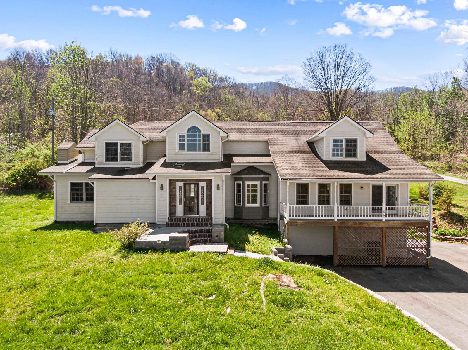 Property Photo:  861 Slade Road  VA 24605 