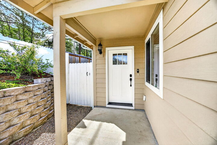 Property Photo:  3001 University Road A & B  OR 97527 