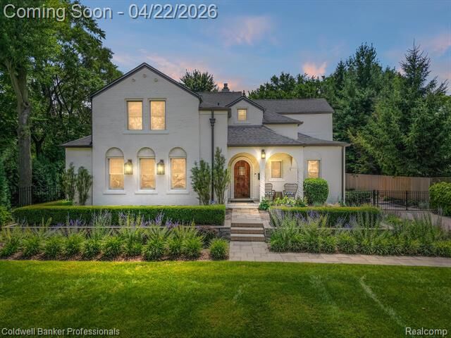 Property Photo:  3 Poplar Park Boulevard  MI 48069 