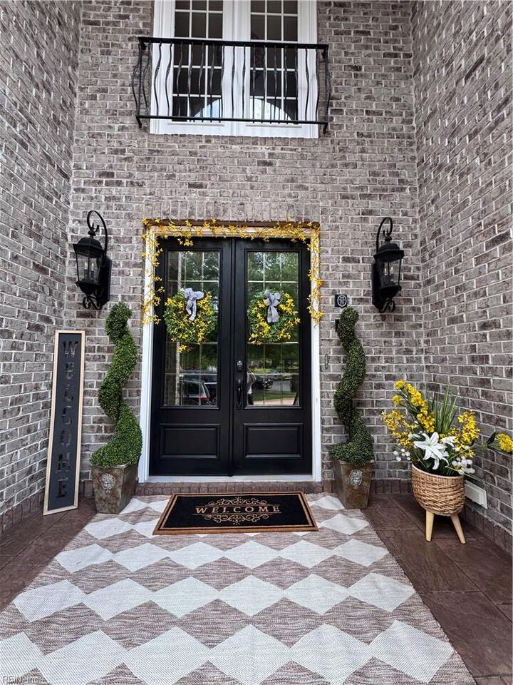 Property Photo:  1601 Water View Cir  VA 23322 