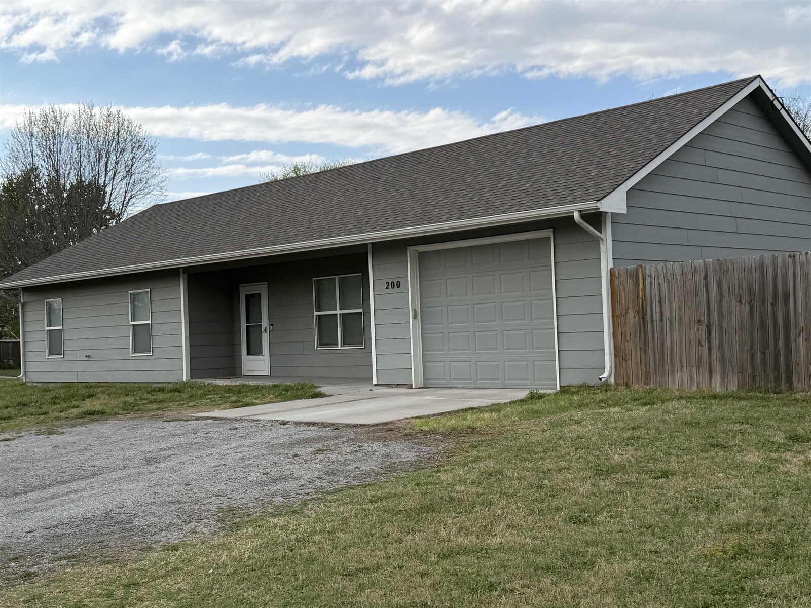Photo de la propriété:  200 N Young  KS 67212 