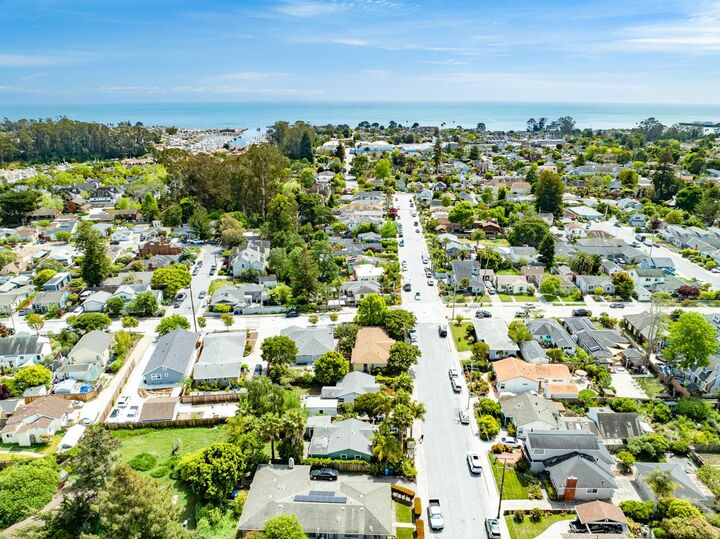 Property Photo:  212 Darwin Street  CA 95062 