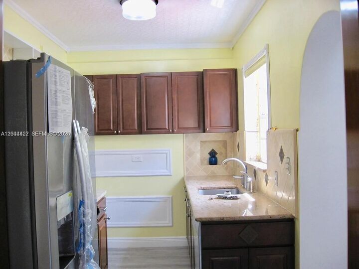 Property Photo:  2140 NE 180th St  FL 33162 