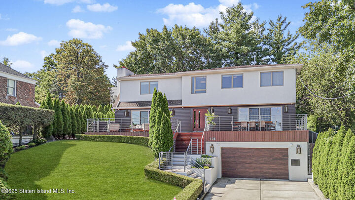 Property Photo:  135 Nixon Avenue  NY 10304 